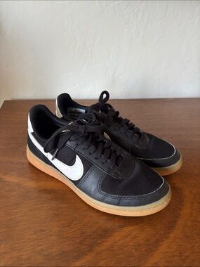 Nike Black Low-Top Sneakers